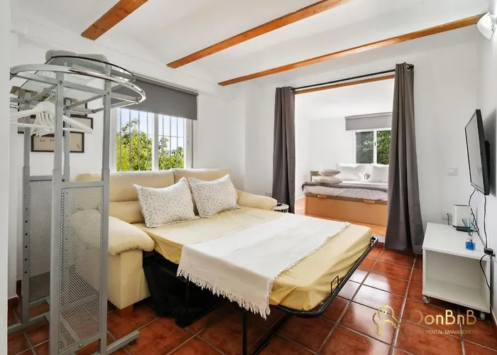 Casa De 2 Dormitorios Con Piscina Privada Y Desayuno Incluido En Alhaurin