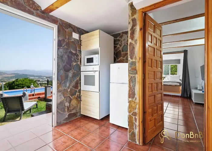 Casa De 2 Dormitorios Con Piscina Privada Y Desayuno Incluido En Alhaurin